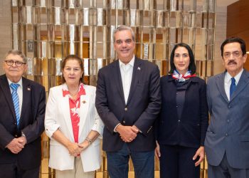 Presidente Abinader llega a Italia para audiencia privada con el papa Francisco