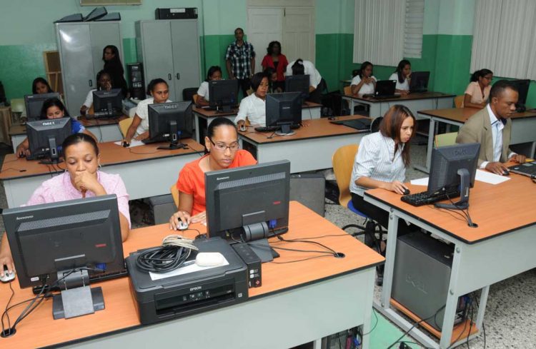 Casi 50 mil se registran en el Concurso de Oposición Docente Focalizado 2024