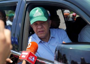 Leonel durante caravana en La Vega: “Fuerza del Pueblo está teniendo un respaldo fenomenal”