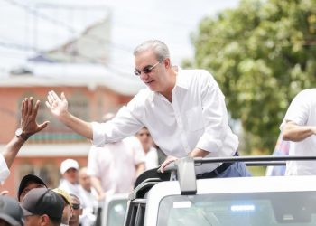 Luis Abinader encabeza caravana en Los Alcarrizos