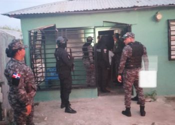 Apresan en flagrante delito a un hombre mientras agredía físicamente a su pareja en Bahoruco