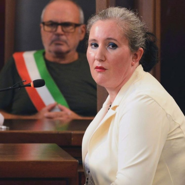 Condenan a cadena perpetua a una madre italiana que dejó morir de hambre a su hija de un año