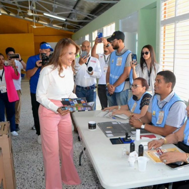 Zoraima Cuello insta a los dominicanos a que acudan a votar