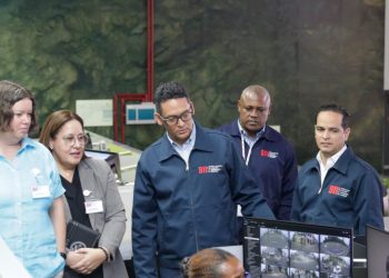 Funcionarios de Estados Unidos conocen la nueva tecnología del 911