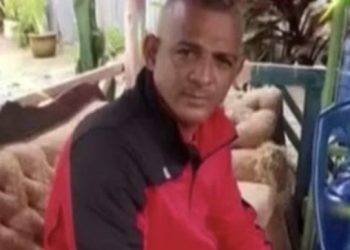 Desconocidos le arrebatan la vida a un hombre dentro de un colmado en La Vega