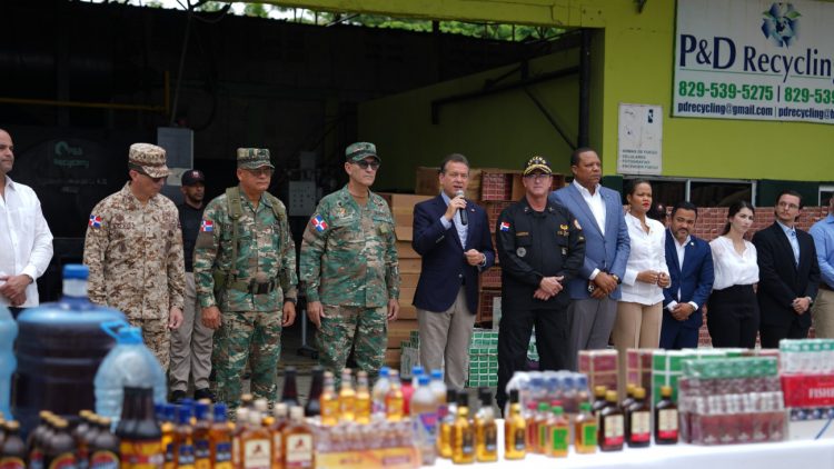 Incineran más de 9.5 millones de mercancías ilícitas incautadas en operativos