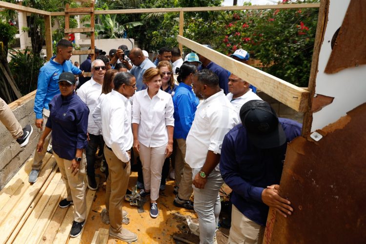 Vicepresidenta Peña lidera plan de reconstrucción de viviendas tras inundaciones en SFM