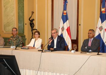 Abinader convoca reunión de emergencia para conocer detalles sobre situación pluvial del país