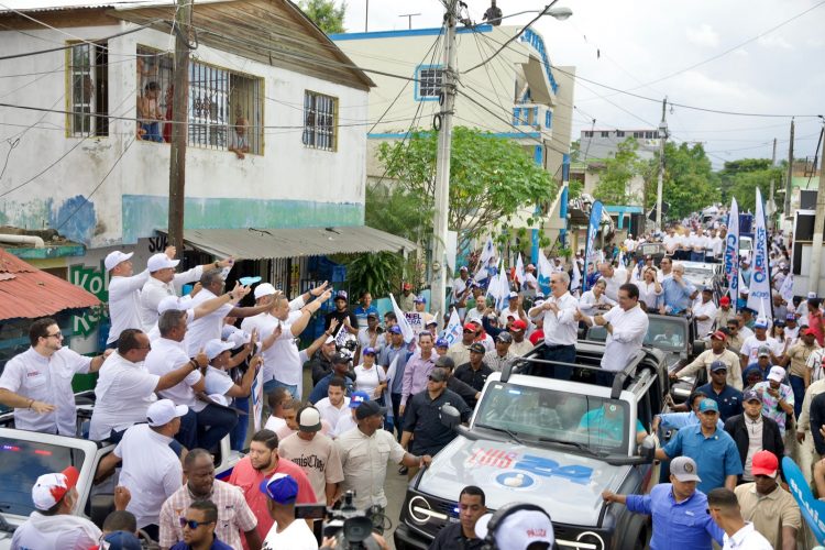 Luis Abinader afirma que tendrán una victoria espléndida en Santiago
