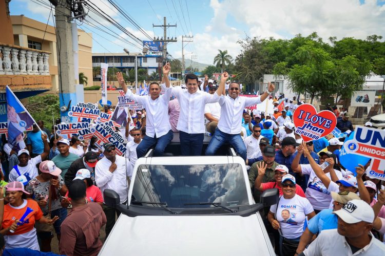 David Collado y Víctor Pichardo cierran campaña en Monte Plata