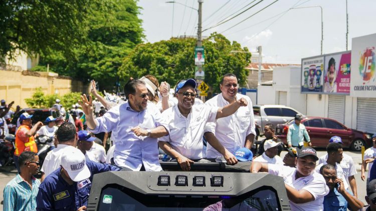 Guillermo Moreno encabeza caravana de cierre del PRM y aliados en el Distrito Nacional