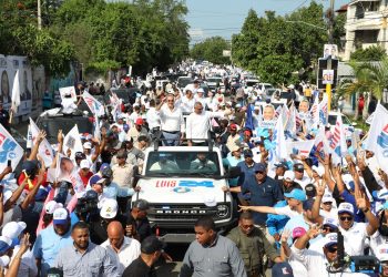 Luis Abinader realiza marchas caravanas en las provincias Duarte y Hermanas Mirabal