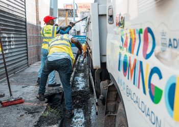 Alcaldía del Distrito Nacional despliega brigadas preventivas ante incidencia de vaguada