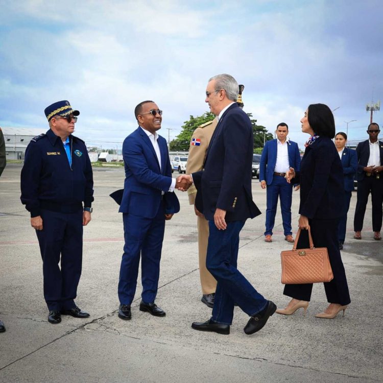 Presidente Abinader sale a Italia para audiencia privada con el papa Francisco