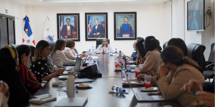 Avanzan en la definición de una política de educación ambiental que impacte al ciudadano desde la escuela