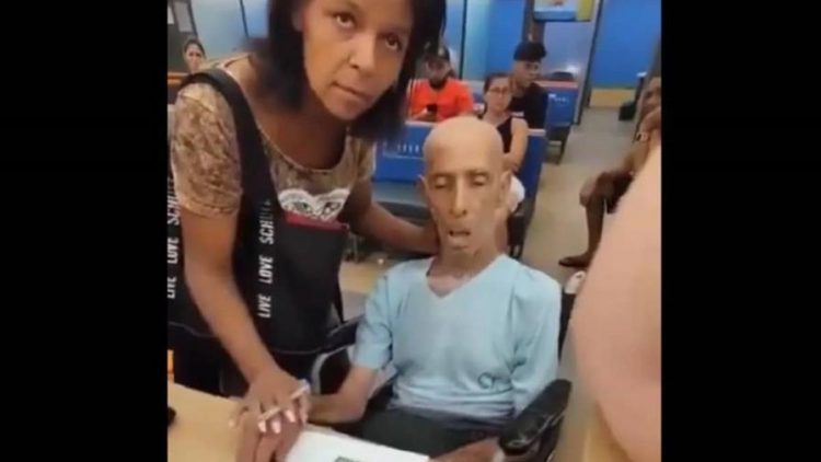 Demandan por intento de estafa a mujer que llevó a su tío muerto a un banco en Brasil