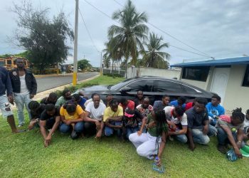 Detienen a 25 haitianos indocumentados en un hotel del Distrito Nacional