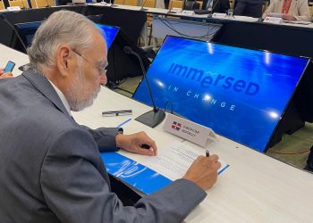 Ceara Hatton participa en evento sobre los océanos que se celebra en Costa Rica