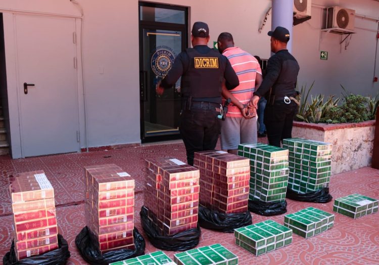 La DICRIM captura hombre con 8,000 cigarrillos ilegales en La Zurza, DN