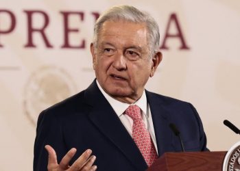 Presidente mexicano pide a Biden y Trump no culpar a México por la migración en el debate presidencial