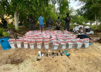 Se incautan 322 paquetes de cocaína y marihuana en las costas de Bayahíbe