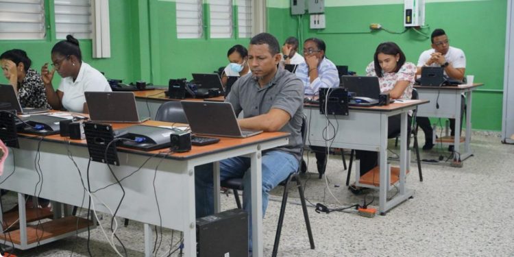 Pruebas a postulantes del Concurso de Oposición Docente continuarán hasta el 3 de julio