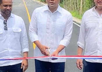 Ministro David Collado inaugura tres obras viales en Las Terrenas