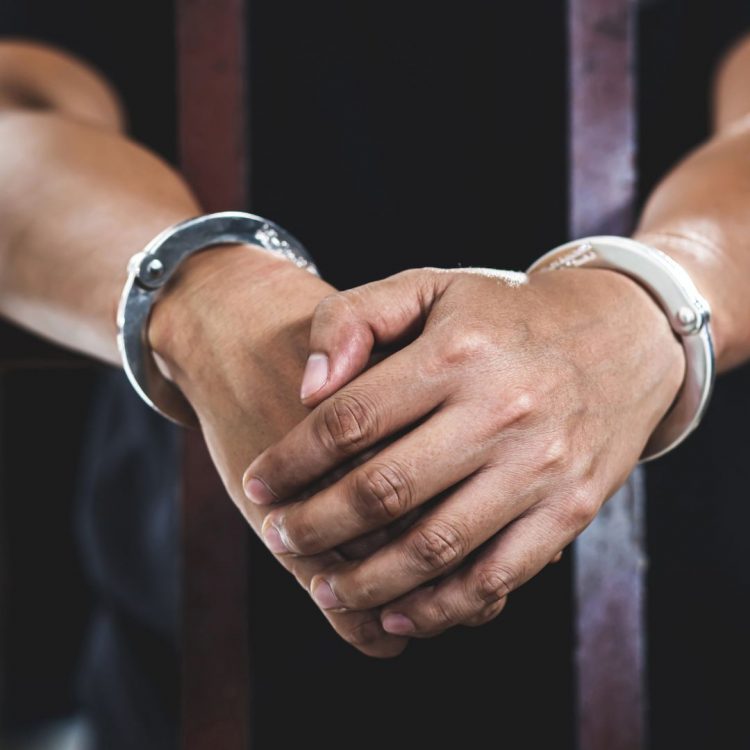 Condena de 30 años para hombre que provocó muerte a motoconchista, robó su moto y luego abusó sexualmente a una mujer en Santiago