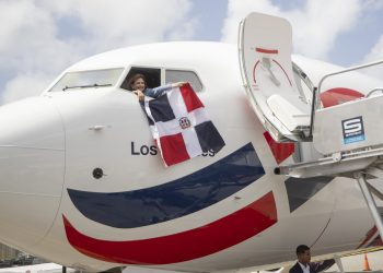 Vicepresidenta encabeza recepción de la décima aeronave de Arajet