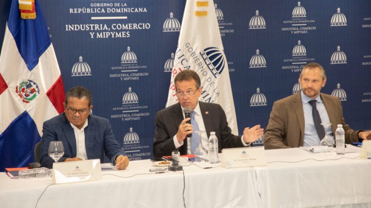 Aprueban permisos de instalación de 15 nuevas empresas de zonas francas