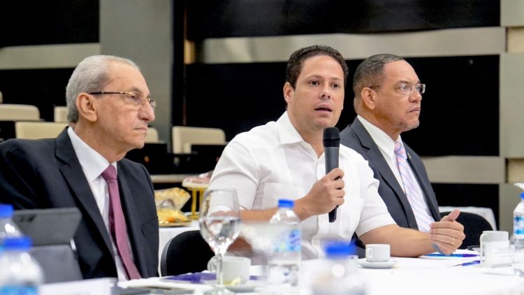 Comisión aprueba proceso de licitación para terminar cárcel Las Parras