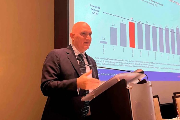 Ministro de Economía expone reformas necesarias para la transformación del país