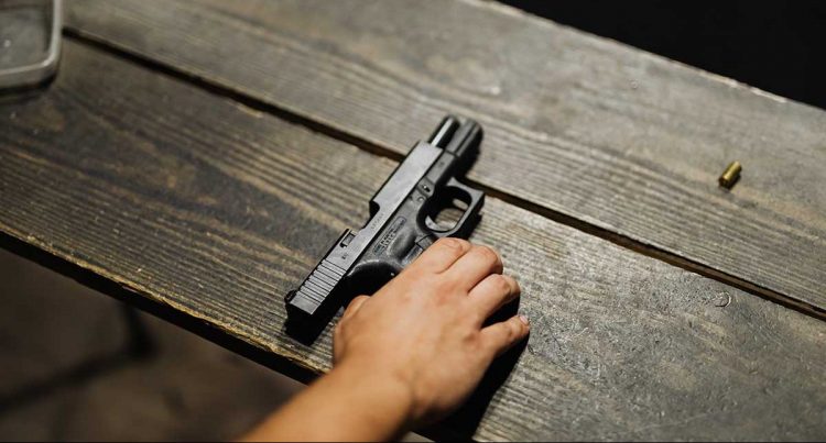 Niño de tres años mata a su hermana de un disparo en Manoguayabo