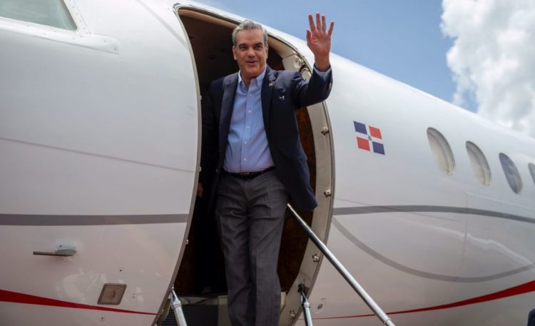 Abinader viajará este domingo a Panamá para la toma de posesión de José Raúl Mulino