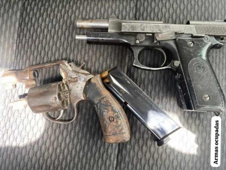 Enfrentamiento con patrulla de policía deja un muerto y un herido