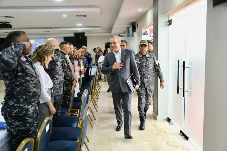 Presidente Abinader encabeza reunión de seguimiento al Plan de Seguridad Ciudadana