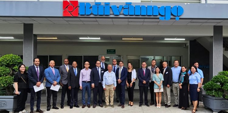 Ministro Agricultura dominicano realiza visita técnica a Vietnam y a China