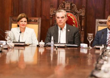 Abinader aborda el tema de las reformas durante Consejo de Ministros y Directores