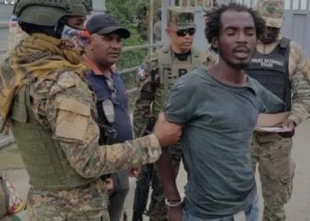Ejército dominicano arresta y entrega a fugitivo haitiano buscado por las autoridades