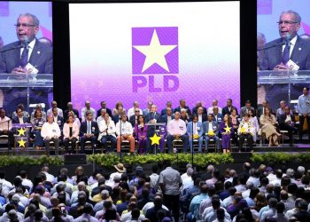 Danilo Medina asume responsabilidad por la derrota electoral y llama a la autocrítica en el PLD