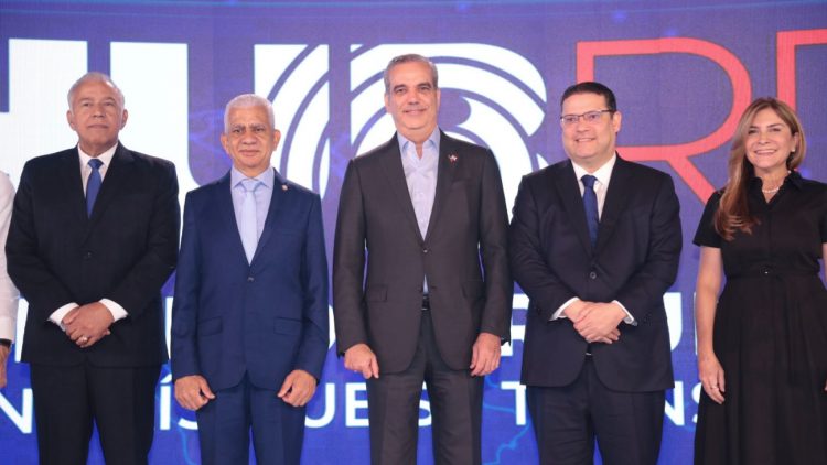 Presidente Abinader afirma RD se convierte en una “nación logística”