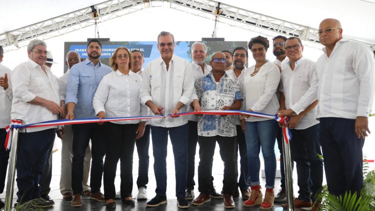 Presidente Abinader inaugura Centro Tecnológico JFPG en Haina
