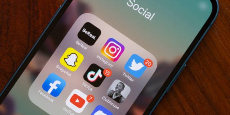 Dinamarca prohibirá el uso de redes sociales a menores de 15 años