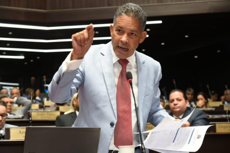 Eugenio Cedeño fue excluido de la comisión que estudia el Código Penal