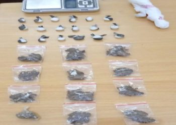 Desmantelan múltiples puntos de droga durante operativo en Baní