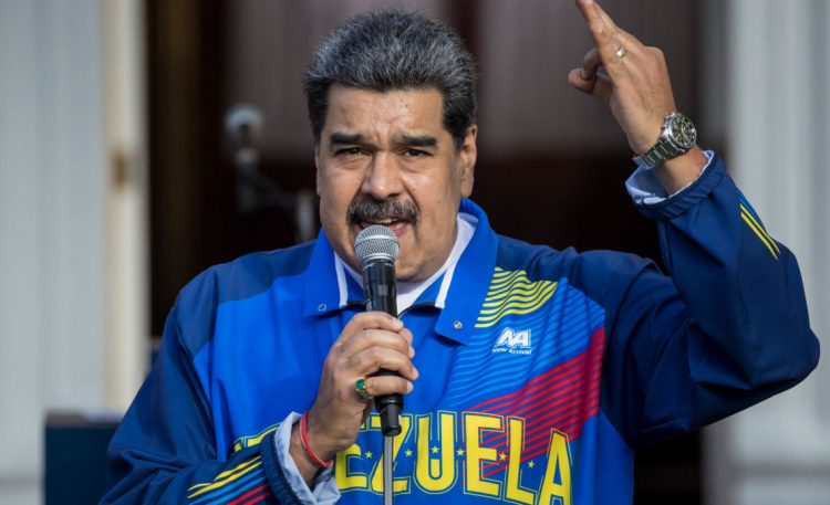 Maduro dice que autores de plan contra embajada estadounidense en Caracas están en EE.UU.