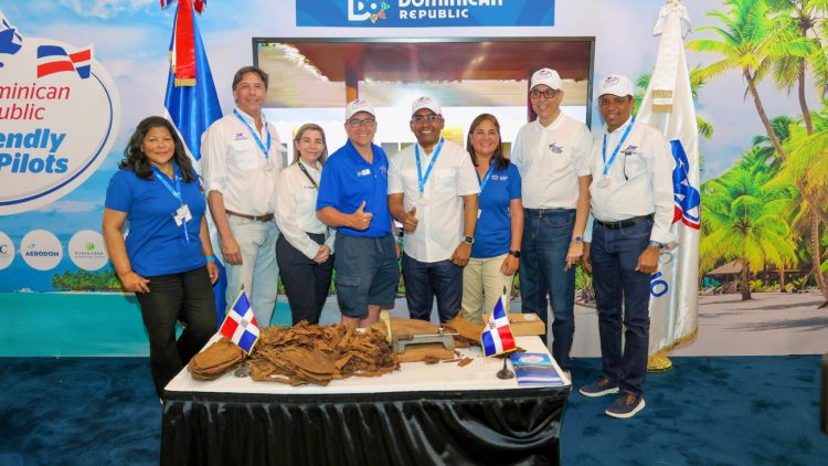 RD exhibe avances en aviación privada en feria de Estados Unidos