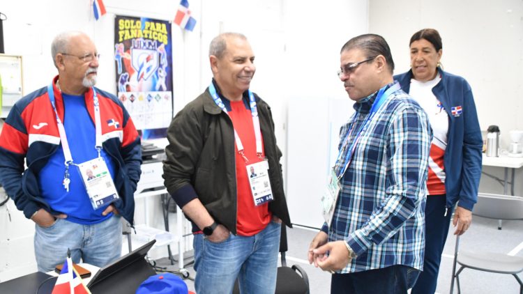 Ministro de Deportes Visita Villa Olímpica de París 2024 para evaluar condiciones de atletas dominicanos