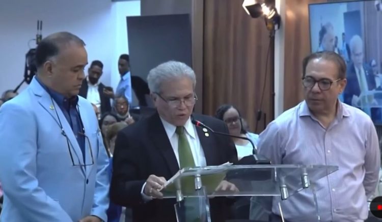 Colegio Médico favorece la aprobación del aborto en las tres causales