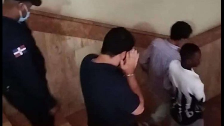 Envían a prisión preventiva a entrenador de fútbol acusado de reproducción de pornografía infantil